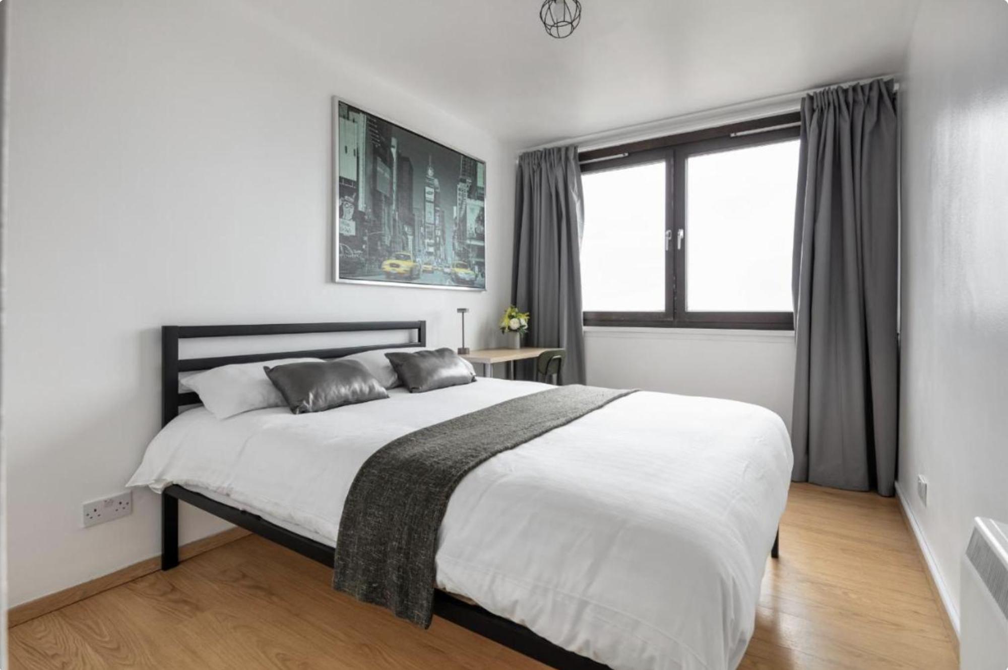 Apartment Contractors & Relocators View 3beds 6guests *