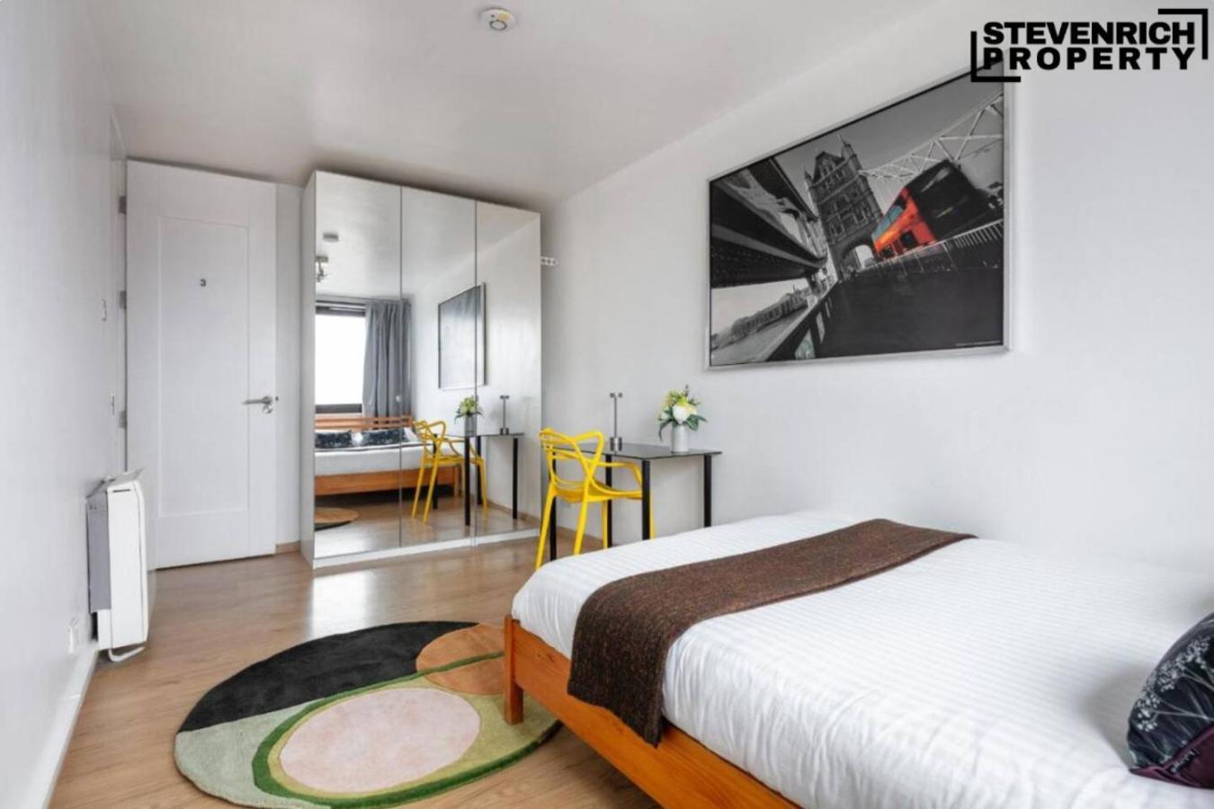 Apartment Contractors & Relocators View 3beds 6guests London