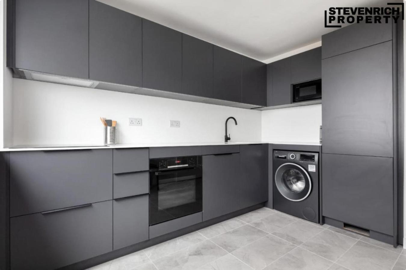 Contractors & Relocators View 3beds 6guests London
