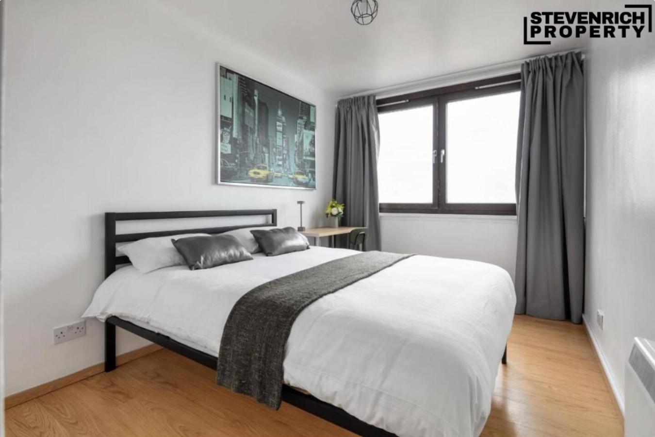 Apartment Contractors & Relocators View 3beds 6guests
