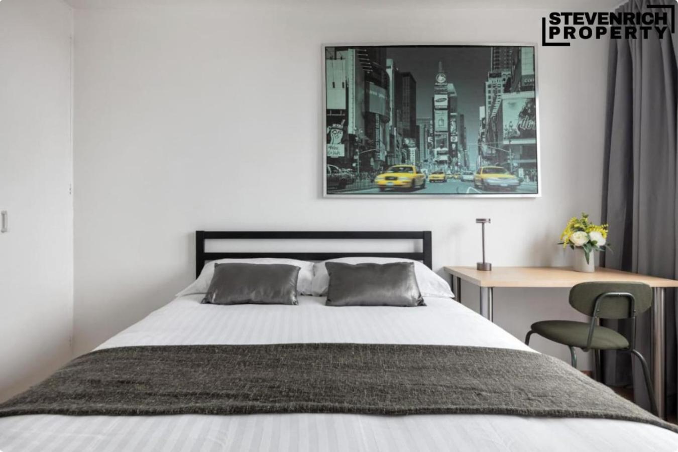 Apartment Contractors & Relocators View 3beds 6guests